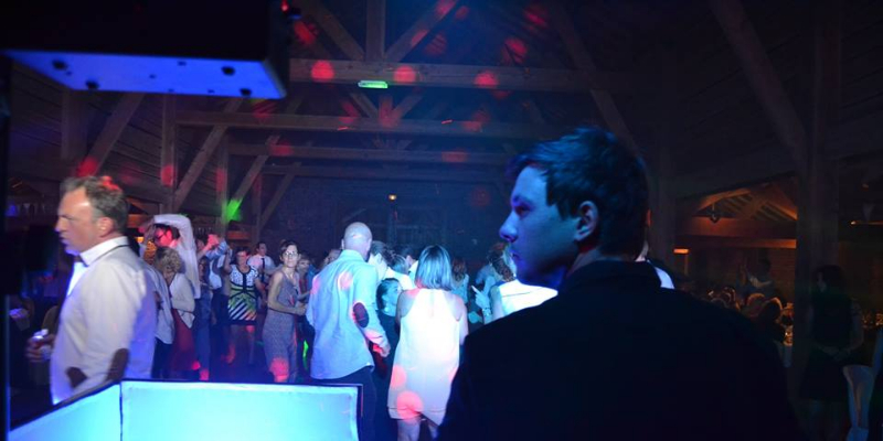 GTH, DJ DJ en représentation - photo de couverture n° 1