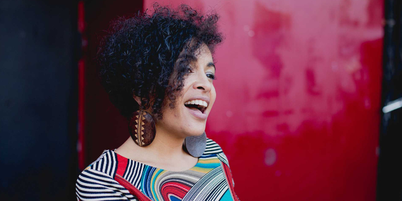 Marie Carrié, Chanteur Chanteur en représentation à Gironde - photo de couverture n° 3