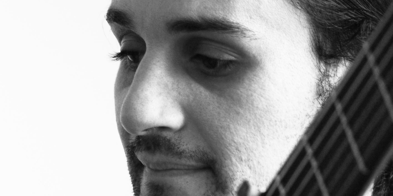Dani Barba Moreno, Musiciens Guitariste en représentation - photo de couverture n° 2