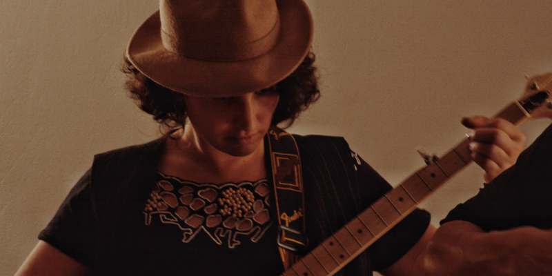 Leslie Ohayon , Musiciens Folk en représentation à Nord - photo de couverture