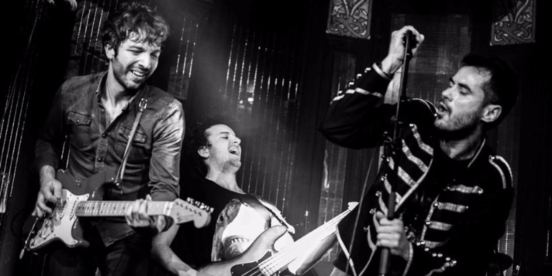 House of Rock, Groupe de Musique Rock en représentation - photo de couverture