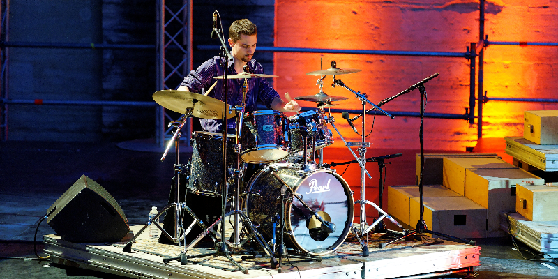 YANN VIOLON, Groupe de Musique Jazz en représentation à Vaucluse - photo de couverture n° 1