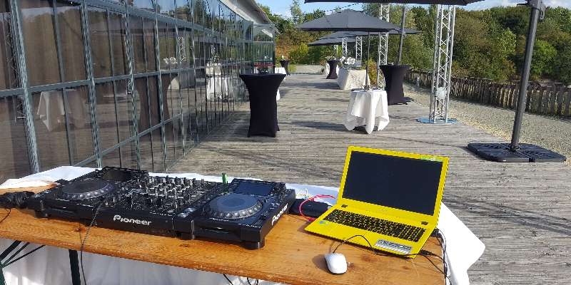 julien event's, DJ DJ en représentation - photo de couverture