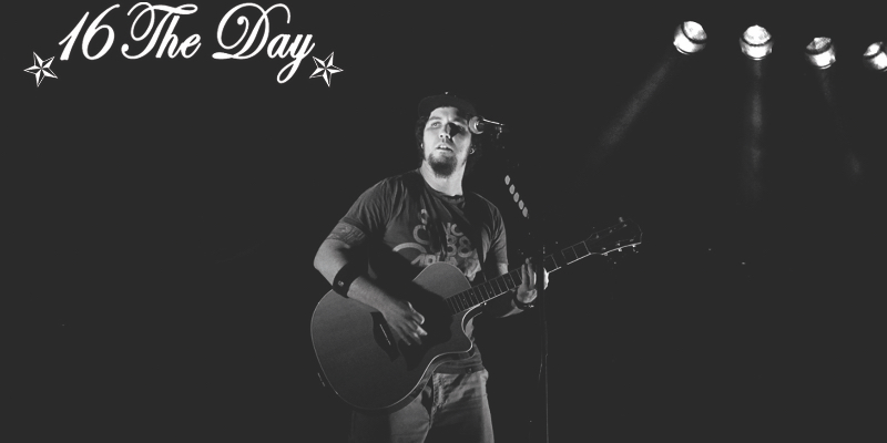 16 the day, Chanteur Chanteur en représentation à Jura - photo de couverture n° 1