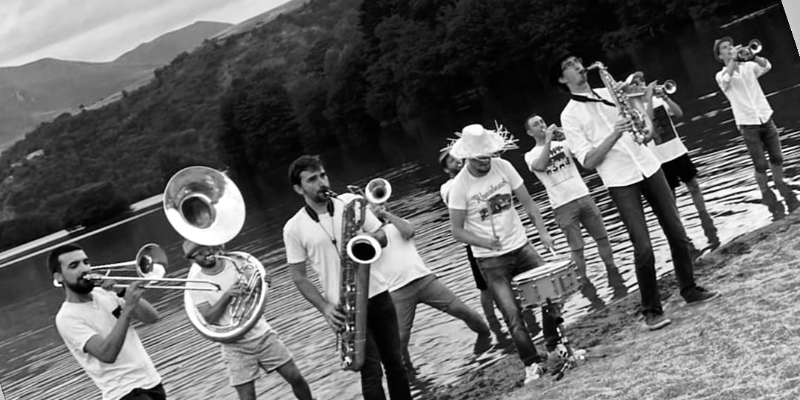 MagmatiK Brass Band, Fanfare Fanfare en représentation à Puy de Dôme - photo de couverture n° 2