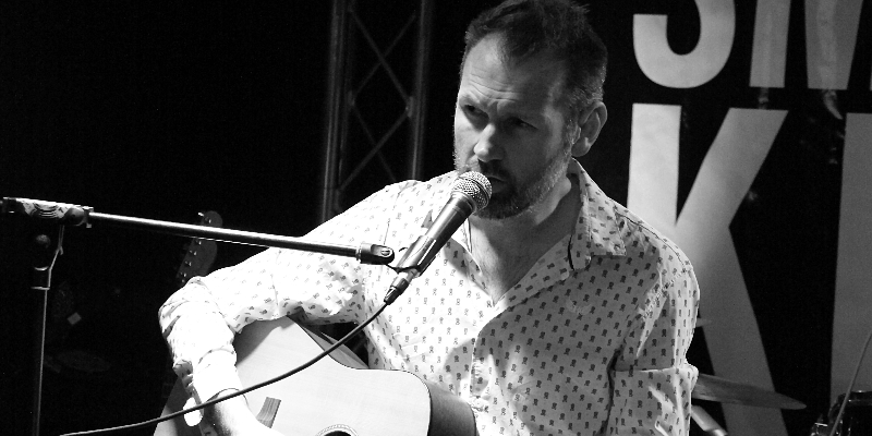 Bigwood H., Chanteur Chanteur en représentation à Doubs - photo de couverture