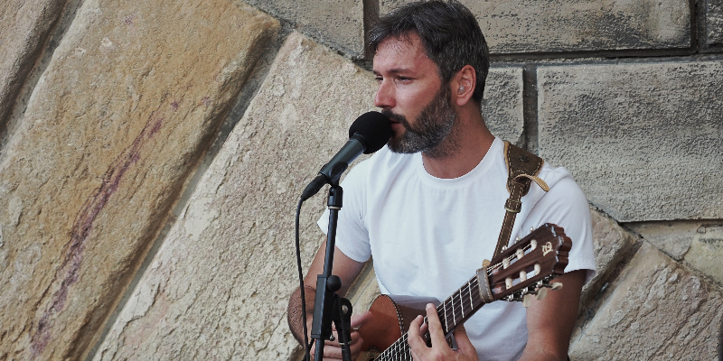 Romain Dupré, Chanteur Chanteur en représentation à Paris - photo de couverture n° 2