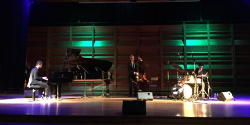 Julien Coriatt Trio, Groupe de Musique Jazz en représentation - photo de couverture n° 3
