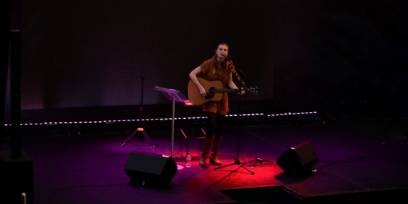 Jeanne Wintherlig, Chanteur Folk en représentation à Gironde - photo de couverture n° 1