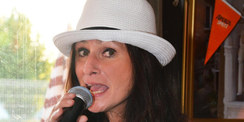 LILI ALCAZAR, Chanteur Chanteur en représentation à Seine et Marne - photo de couverture n° 1