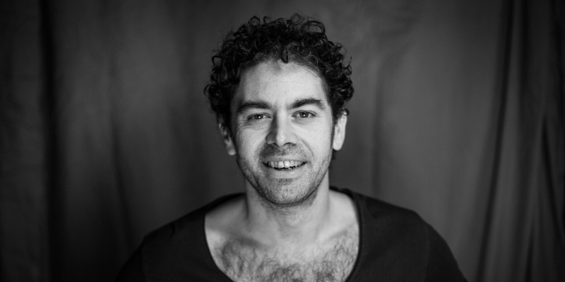 Laurent Azoulay (AZUL en solo), Chanteur Chanteur en représentation - photo de couverture n° 2