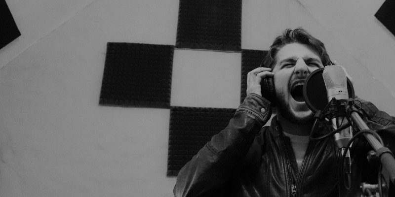 Thaddeüs, Chanteur Chanteur en représentation à Côtes d'Armor - photo de couverture n° 1