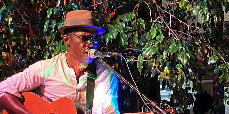 AKWE, Groupe de Musique Soul en représentation à Gard - photo de couverture n° 2