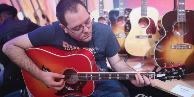 Samuel Bruno, Musiciens Guitariste en représentation à Haute-Corse - photo de couverture n° 2
