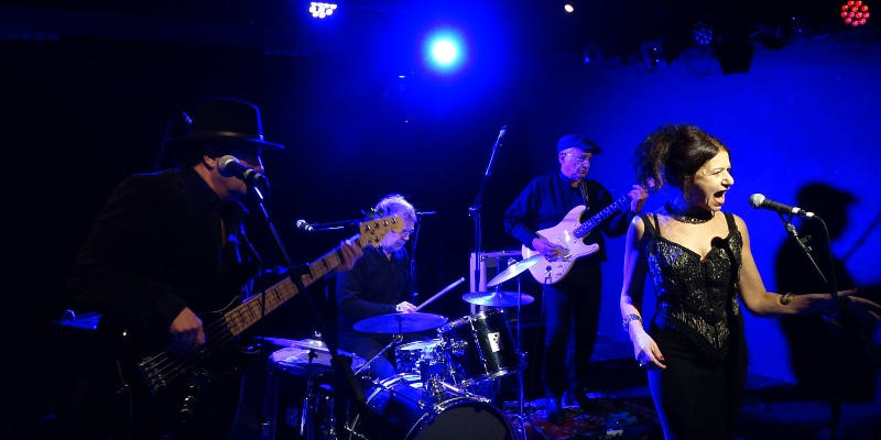 Sybille Dounda, Groupe de Musique Jazz en représentation à Essonne - photo de couverture n° 1