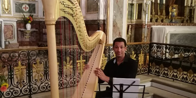 SamHarp, Musiciens Harpiste en représentation à Haute Garonne - photo de couverture n° 2