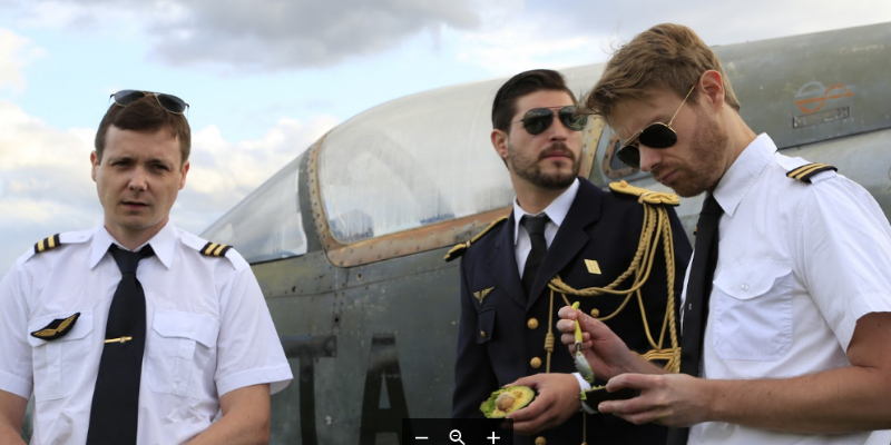 Captain Americano, Groupe de Musique Rock en représentation - photo de couverture n° 2