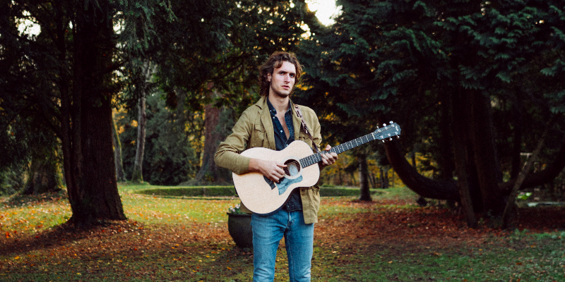 Greg Novan, Chanteur Chanteur en représentation à Paris - photo de couverture