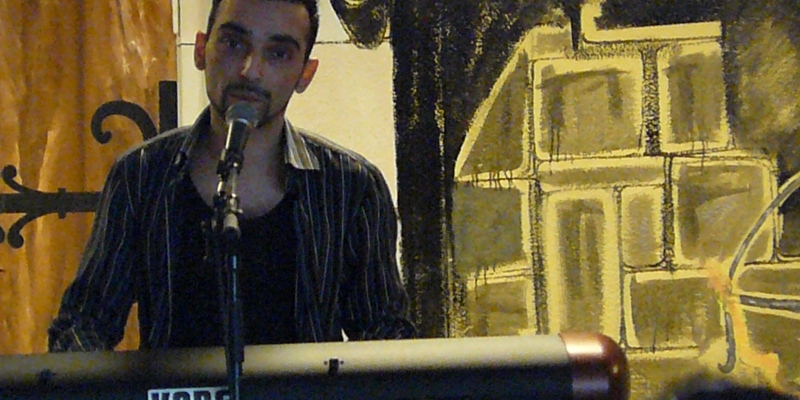 Julien Bischerour, Chanteur Chanteur en représentation - photo de couverture n° 3