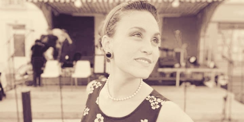 Julie GLORIA, Musiciens Generaliste en représentation à Paris - photo de couverture n° 2