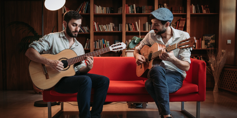 Joko Swing, Musiciens Guitariste en représentation à Bouches du Rhône - photo de couverture n° 2