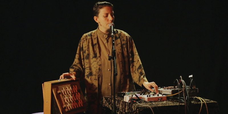 Nenĭa Iră, Musiciens Acoustique en représentation à Bouches du Rhône - photo de couverture n° 1