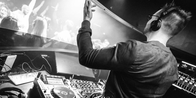 Steven Sanders, DJ DJ en représentation à Val de Marne - photo de couverture n° 1