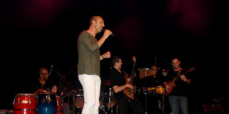 françois , Chanteur Chanteur en représentation à Bouches du Rhône - photo de couverture n° 1