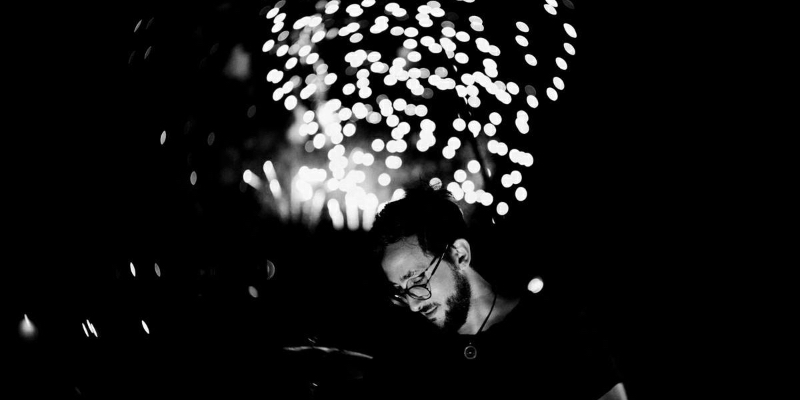 kasbah, Musiciens Guitariste en représentation - photo de couverture n° 3