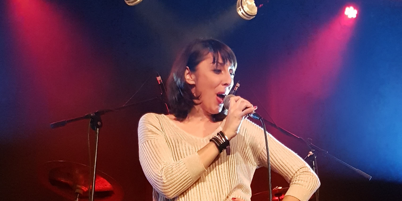 Alexandra Martinez Music, Chanteur Chanteur en représentation à Gard - photo de couverture n° 3