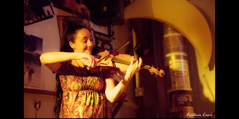 Rosaline Deslauriers, Musiciens Traditionnelle en représentation à Hauts de Seine - photo de couverture n° 2
