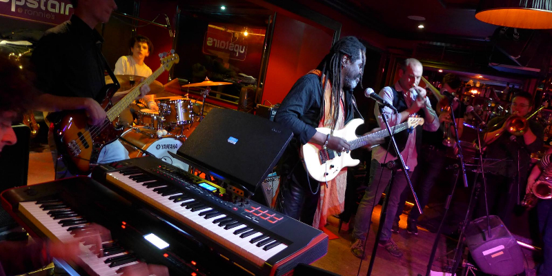 James Lawrence - Triple Jam Sandwich, Groupe de Musique Jazz en représentation - photo de couverture