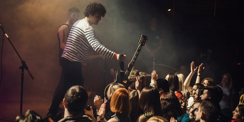 The Flying Bricks, Groupe de Musique Rock en représentation - photo de couverture n° 1