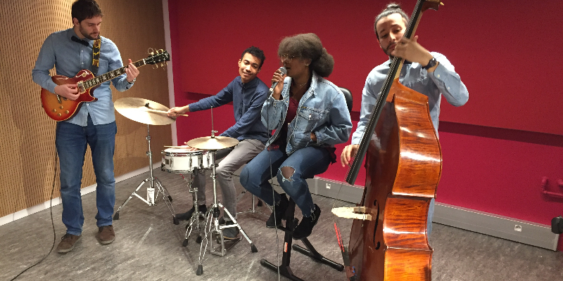 Jessy & the dry's, Groupe de Musique Jazz en représentation - photo de couverture n° 1