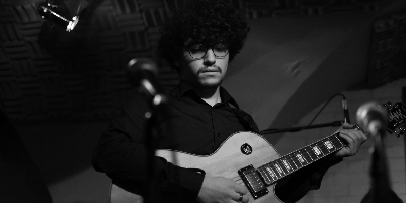 Maxwell Enndewell, Musiciens Guitariste en représentation à Hauts de Seine - photo de couverture n° 3