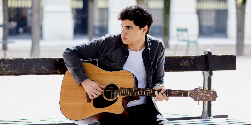 Luke, Chanteur Chanteur en représentation - photo de couverture n° 1