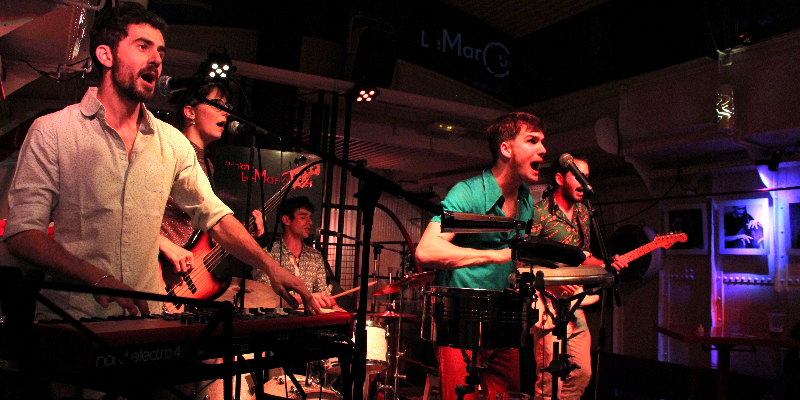 Martine Le Groupe, Groupe de Musique Rock en représentation - photo de couverture