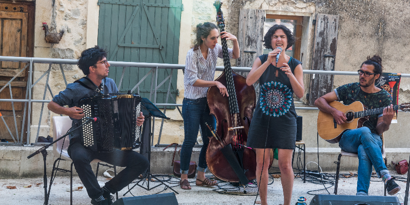 Nicolas Almosni, Groupe de Musique Jazz en représentation à Paris - photo de couverture n° 2