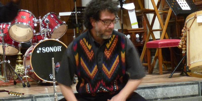 Gerardo Gutiérrez Bernal, Groupe de Musique Latino en représentation - photo de couverture n° 2