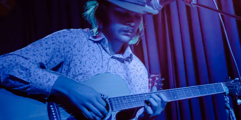 Juba's Tomcat, Musiciens Guitariste en représentation - photo de couverture n° 2