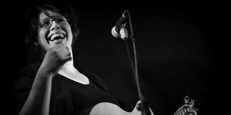 Ornella Roccia, Musiciens Pop en représentation à Paris - photo de couverture n° 3