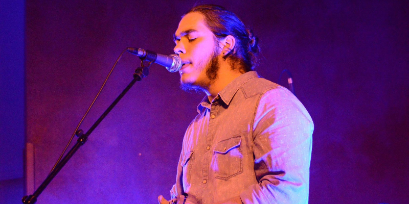 Maxime, Chanteur Chanteur en représentation - photo de couverture n° 1