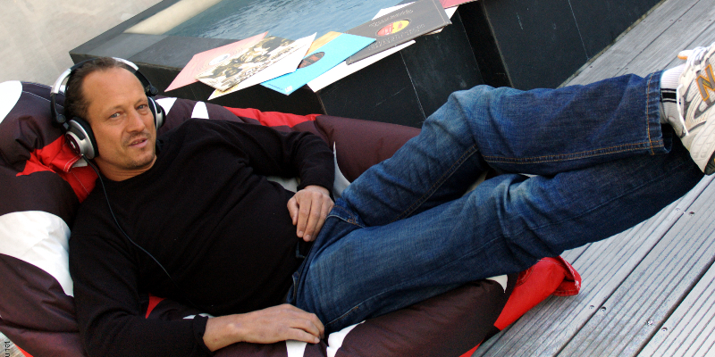 Dan Adrien, DJ DJ en représentation - photo de couverture n° 3