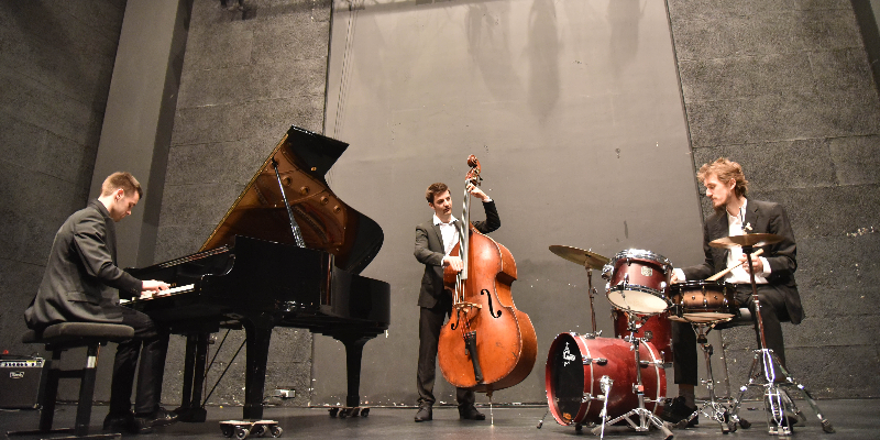 Jazztail, Musiciens Jazz en représentation - photo de couverture