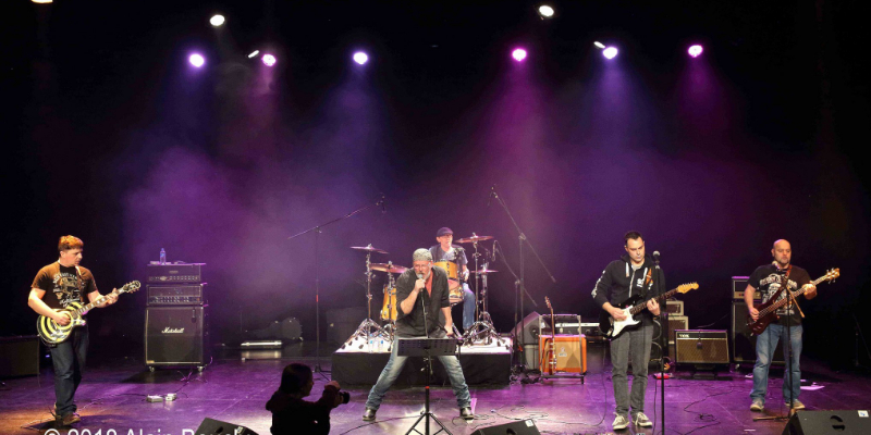 DND, Groupe de Musique Rock en représentation - photo de couverture