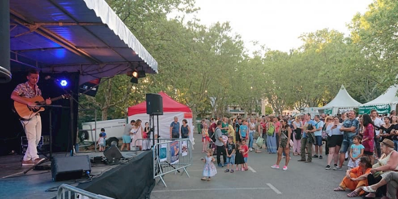 MARVIN , Chanteur Chanteur en représentation à Vaucluse - photo de couverture n° 1