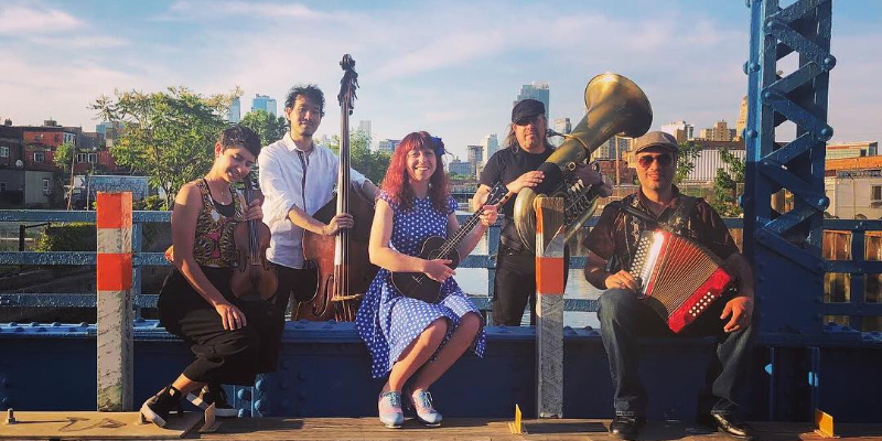 Dumont, Dahlia, Groupe de Musique Folk en représentation à Hauts de Seine - photo de couverture n° 2
