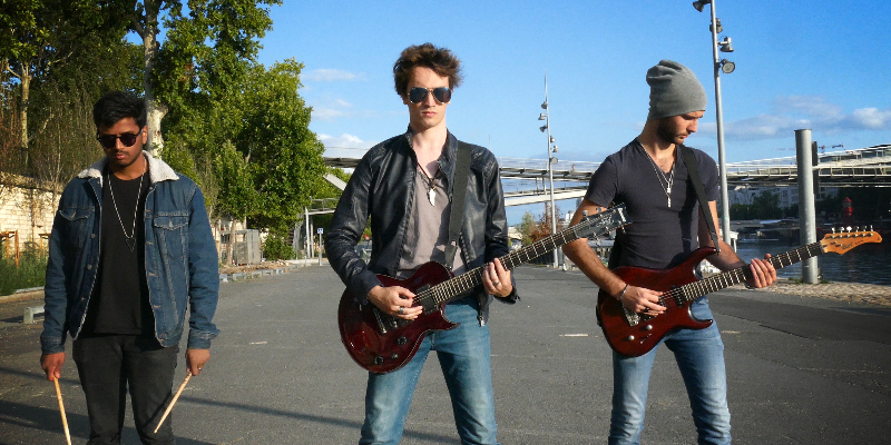 Flying Fools, Groupe de Musique Rock en représentation à Paris - photo de couverture n° 3