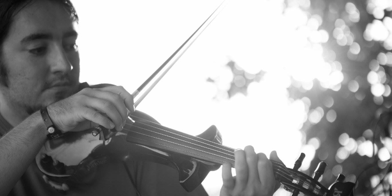 Mikel P., Musiciens Folk en représentation à Paris - photo de couverture n° 2