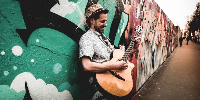 Niko Vueltas, Musiciens Latino en représentation à Essonne - photo de couverture n° 2